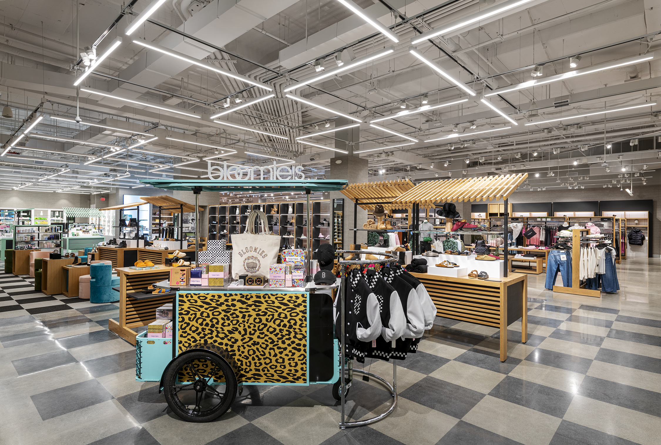 CEO Bloomingdales Secrets: How to Run a Luxury Retail Store?