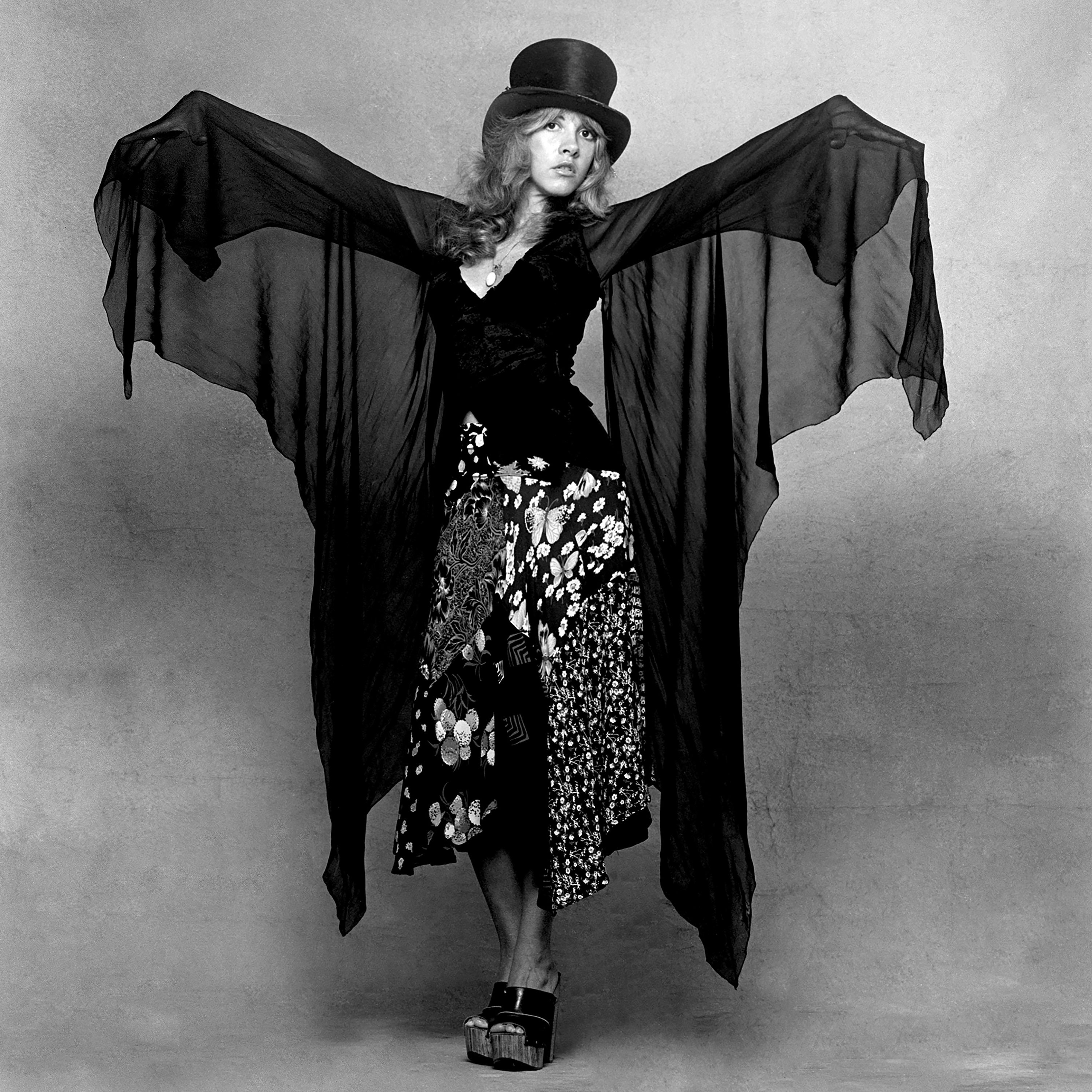 How to Rock Stevie Nicks Fashion (Simple Steps to Achieve Her Iconic Look)