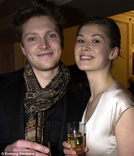 Is Simon Woods Married? Relationship status and family details