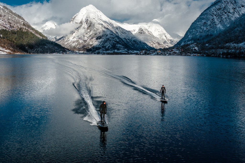 Electric Surfboard Norway Fjords: Thrilling Rides & Where to Find Them