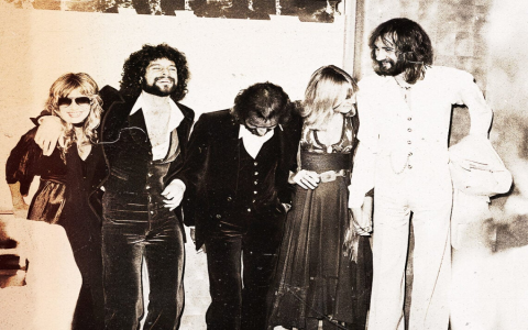 Stevie Nicks 70s Makeup: Easy Guide for Beginners