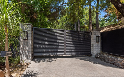 Jeremy Renners House: See Inside the Hawkeye Stars Awesome Home!