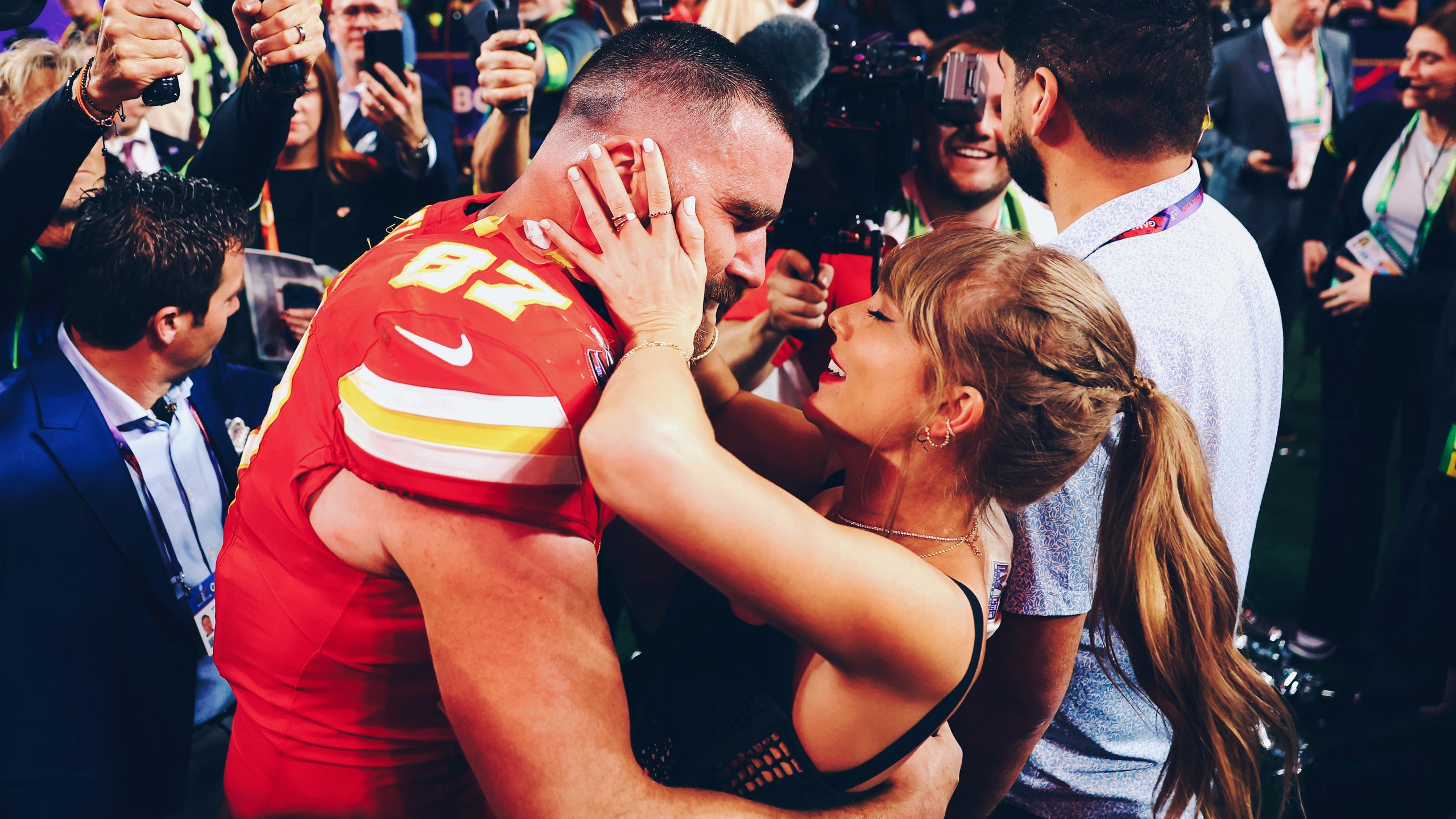 Taylor Swift and Travis Kelce Relationship Timeline: A Look at Their Budding Romance!