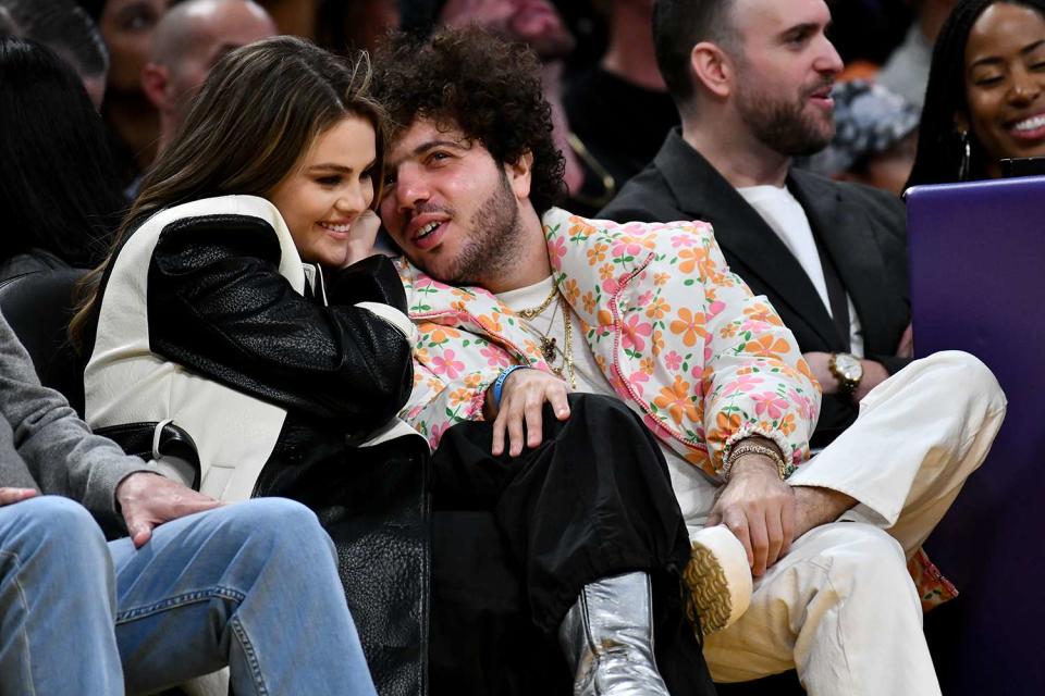 Spotted: Selena Gomez and Benny Blancos Cozy Night Out
