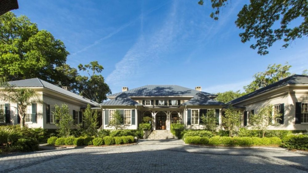 Relocated? Where Does Paula Deen Live Now? Find Her New Address!