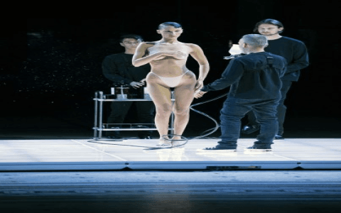 OMG! Bella Hadid Naked Photos Leaked Online