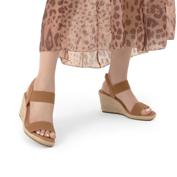 Looking for comfortable platform sandals? Find the best styles and deals in this guide.