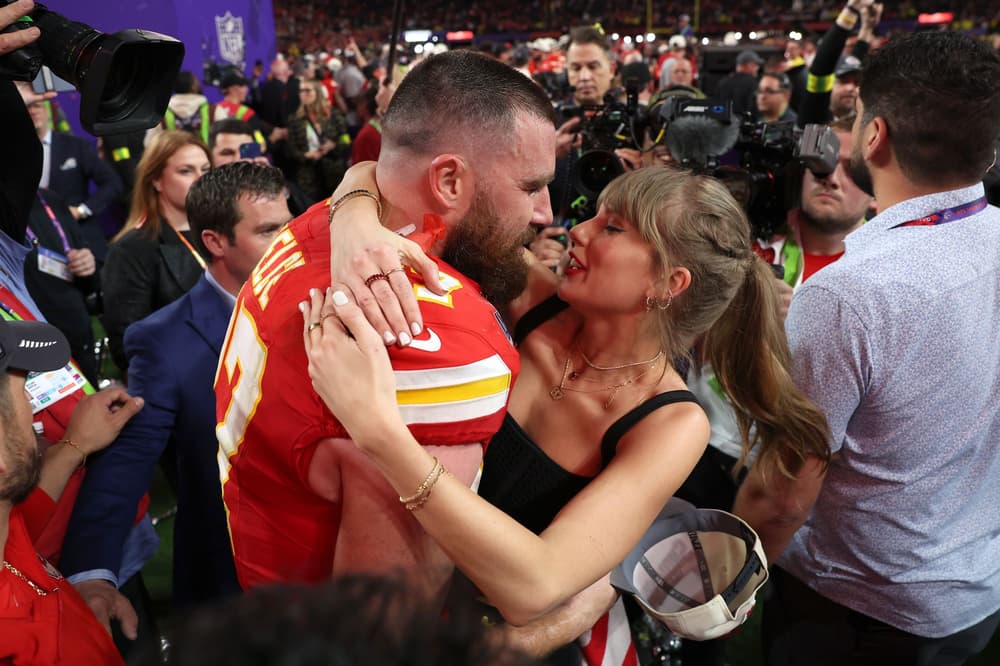 Taylor Swift and Travis Kelce Break Up: Fans Are Heartbroken