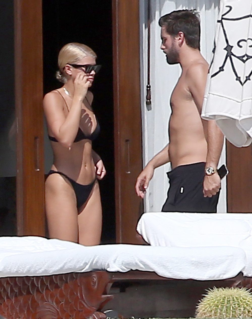 Where can I see sofia richie nude? Here is how you can find them online