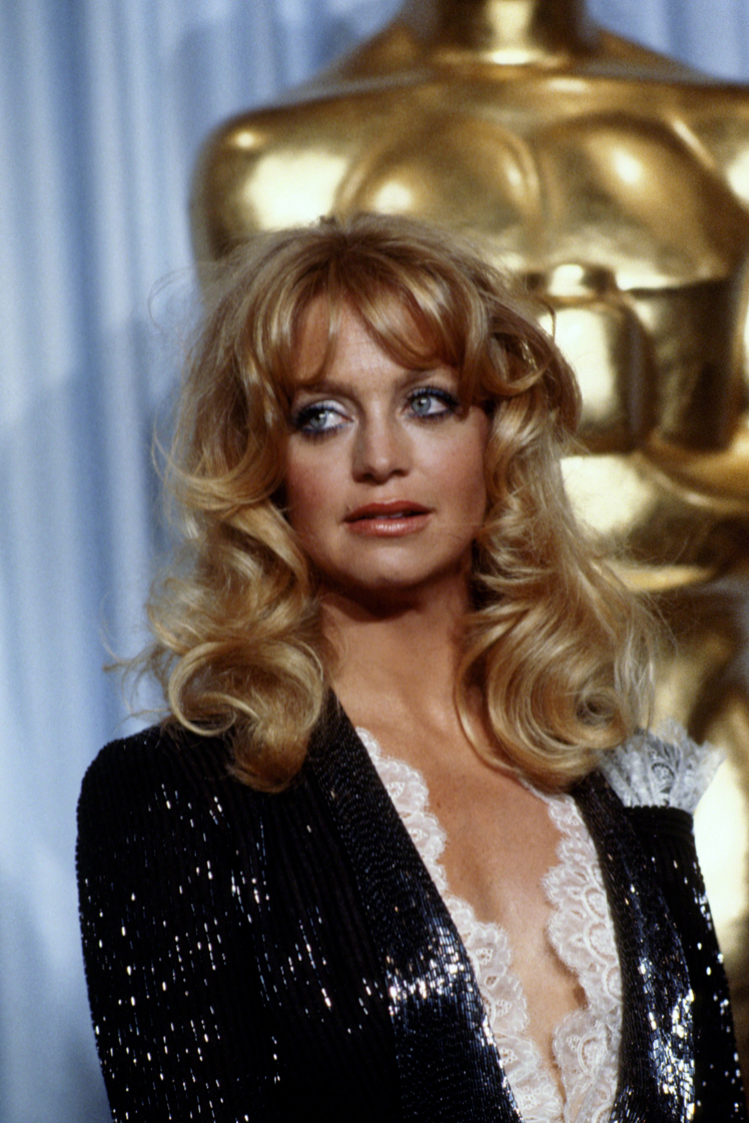 Goldie Hawn Young: Her Most Iconic Moments in Pictures