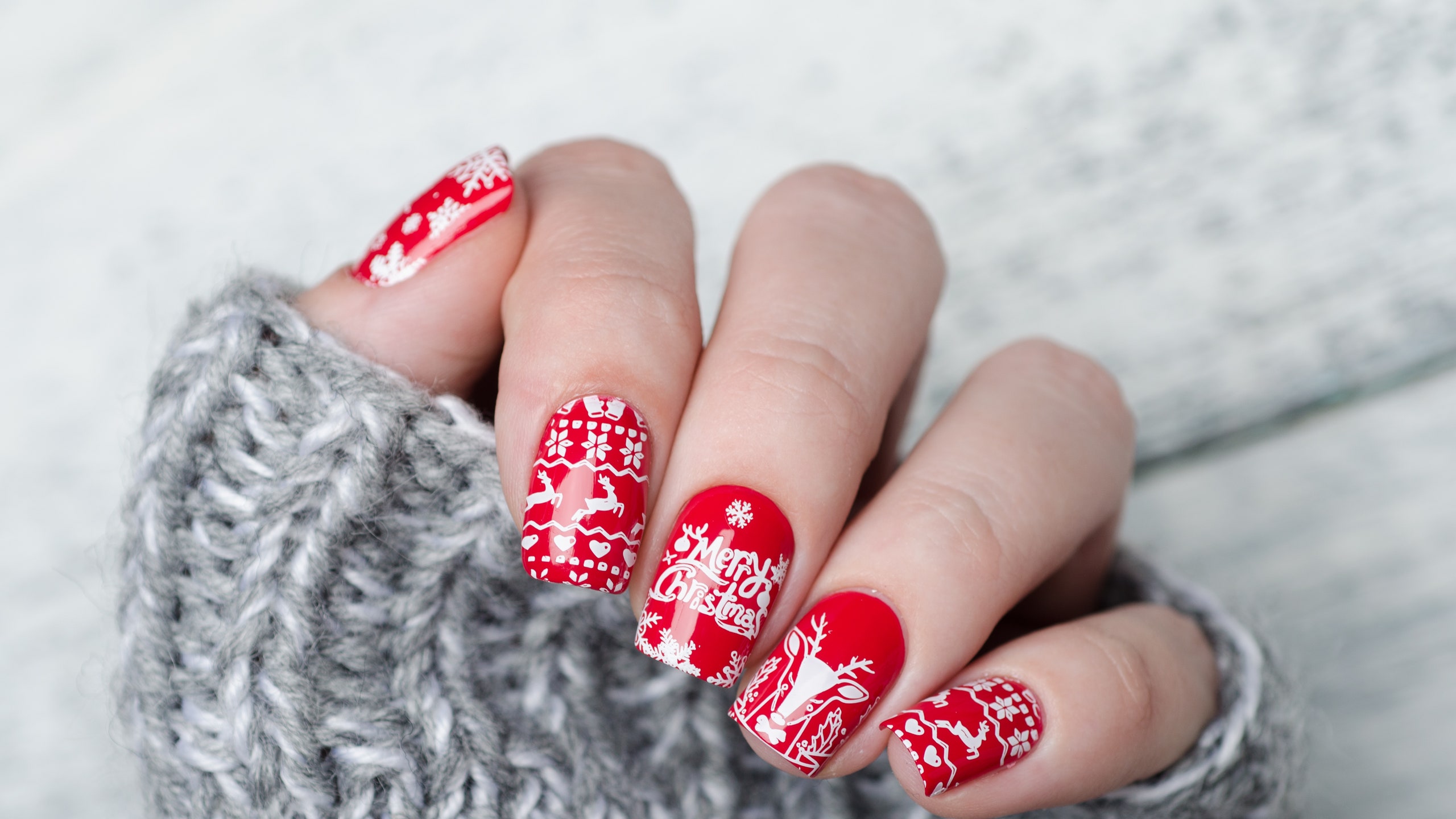 Amazing winter nails designs: Perfect for the holidays.