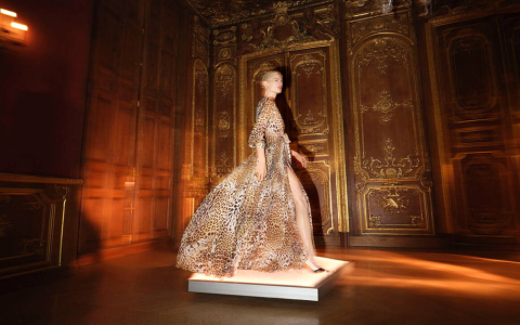 Vogue August 2001: Find Out What Fashion Trends Have Stood the Test of Time!