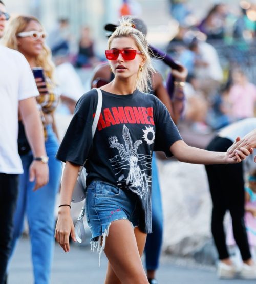 Long Tshirt Over Shorts Women: Rock This Easy Trend Like a Fashionista.