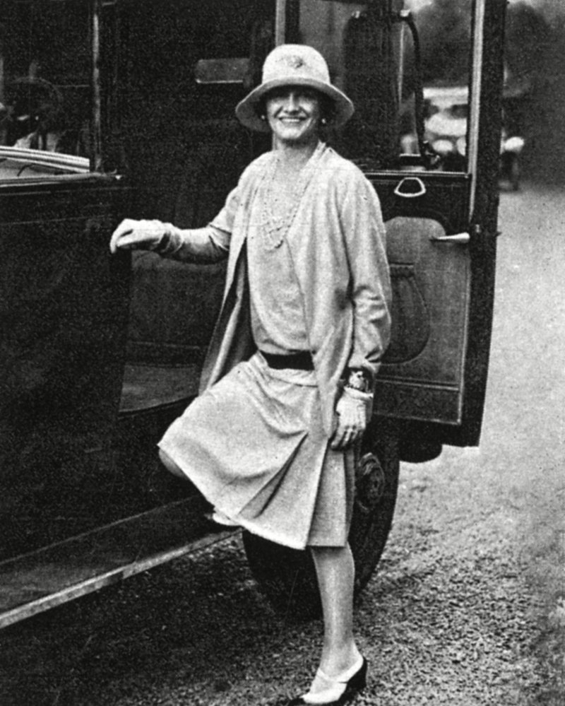 Coco Chanel Pics Through the Years (Her Style Evolution in Photos is Amazing)