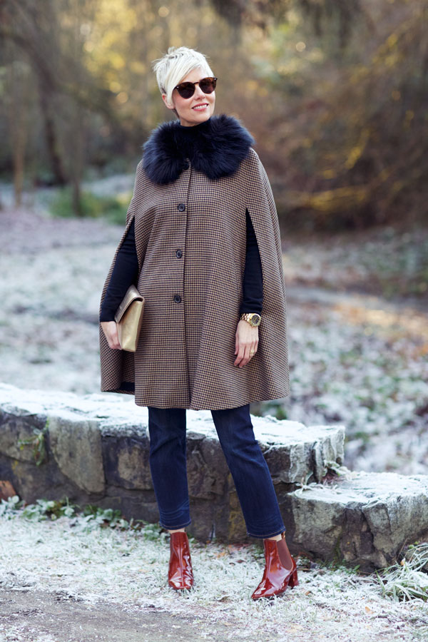 Rocking Vintage Photographs Fashion Capes: Tips for a Timeless and Chic Look