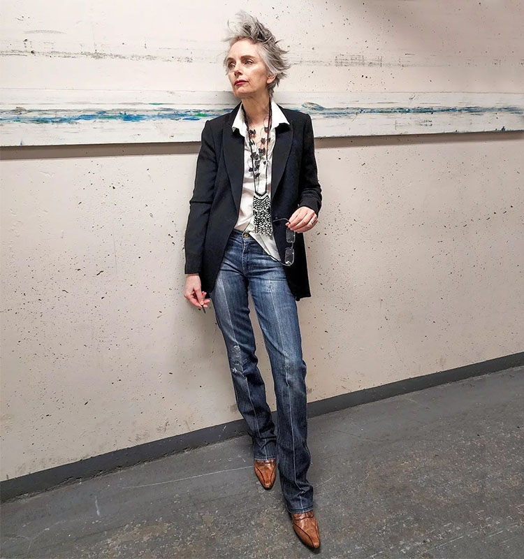 Get the Look: Easy Tips on Rocking the Latest Female Styles
