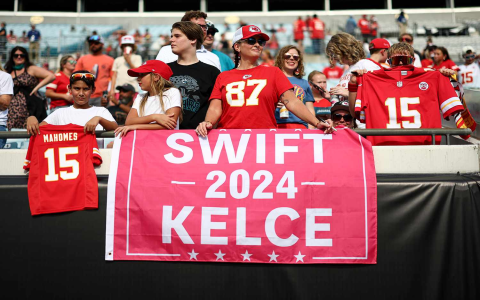 Taylor Swift at Chiefs Game: Fact or Fiction? Heres What We Know About Her Attendance and Support