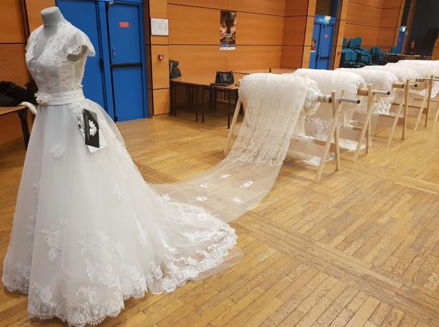 Where Can You See the Longest Dress in the World? A Guide for Fashion Lovers