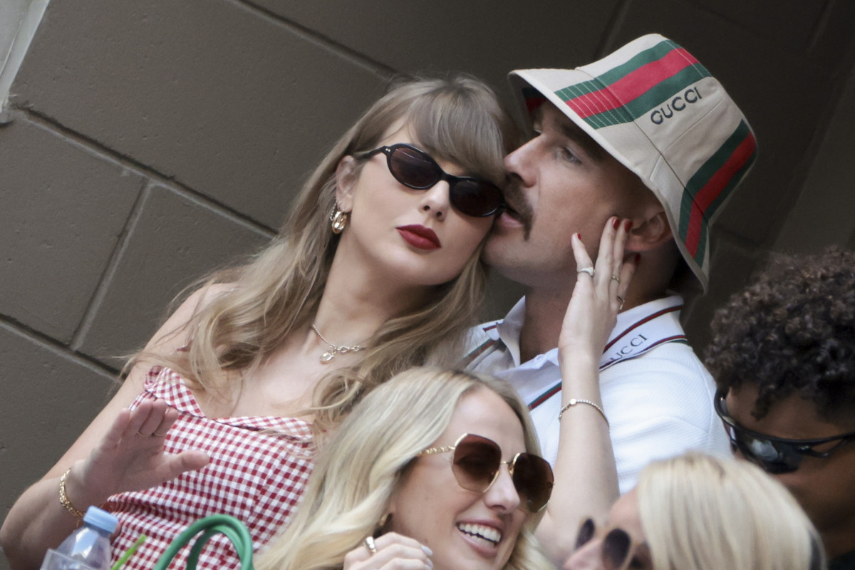 Whats Up With Swift Kelce? Fans Are Dying To Find Out!