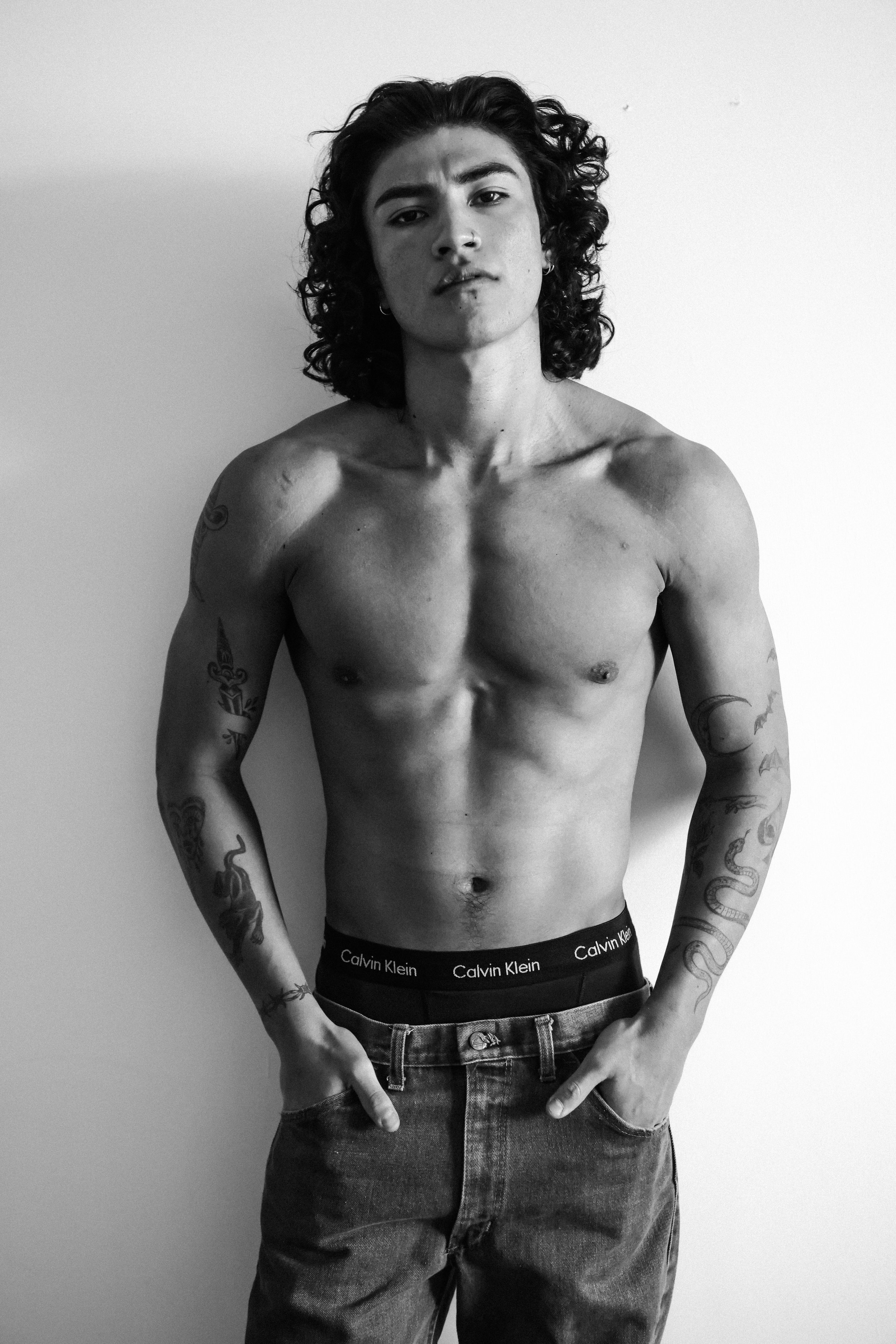 Male Runway Models: Where to Find Them? Best Agencies Revealed!