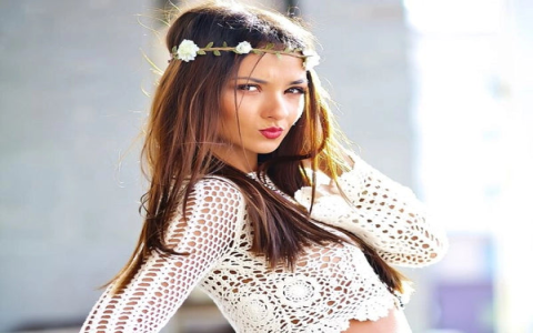 Girl Wearing Earthy Clothes: What You Need to Know to Achieve an Effortless and Chic Look!