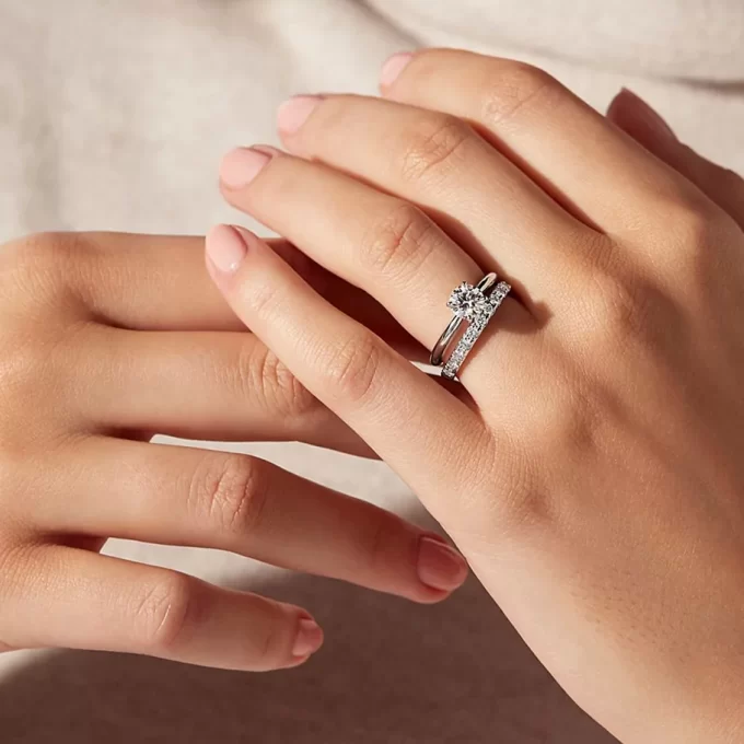 How to Wear Engagement Ring and Wedding Band: Simple Tips for Brides