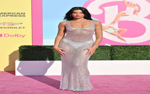 Is Transparent Fashion in Style? (Tips on how to wear transparent clothes without looking trashy)