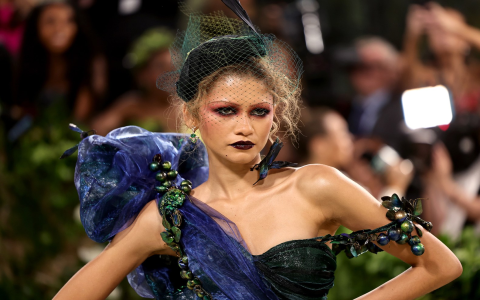 Dua Lipas Outfit at Met Gala 2024: This Look is Everything!