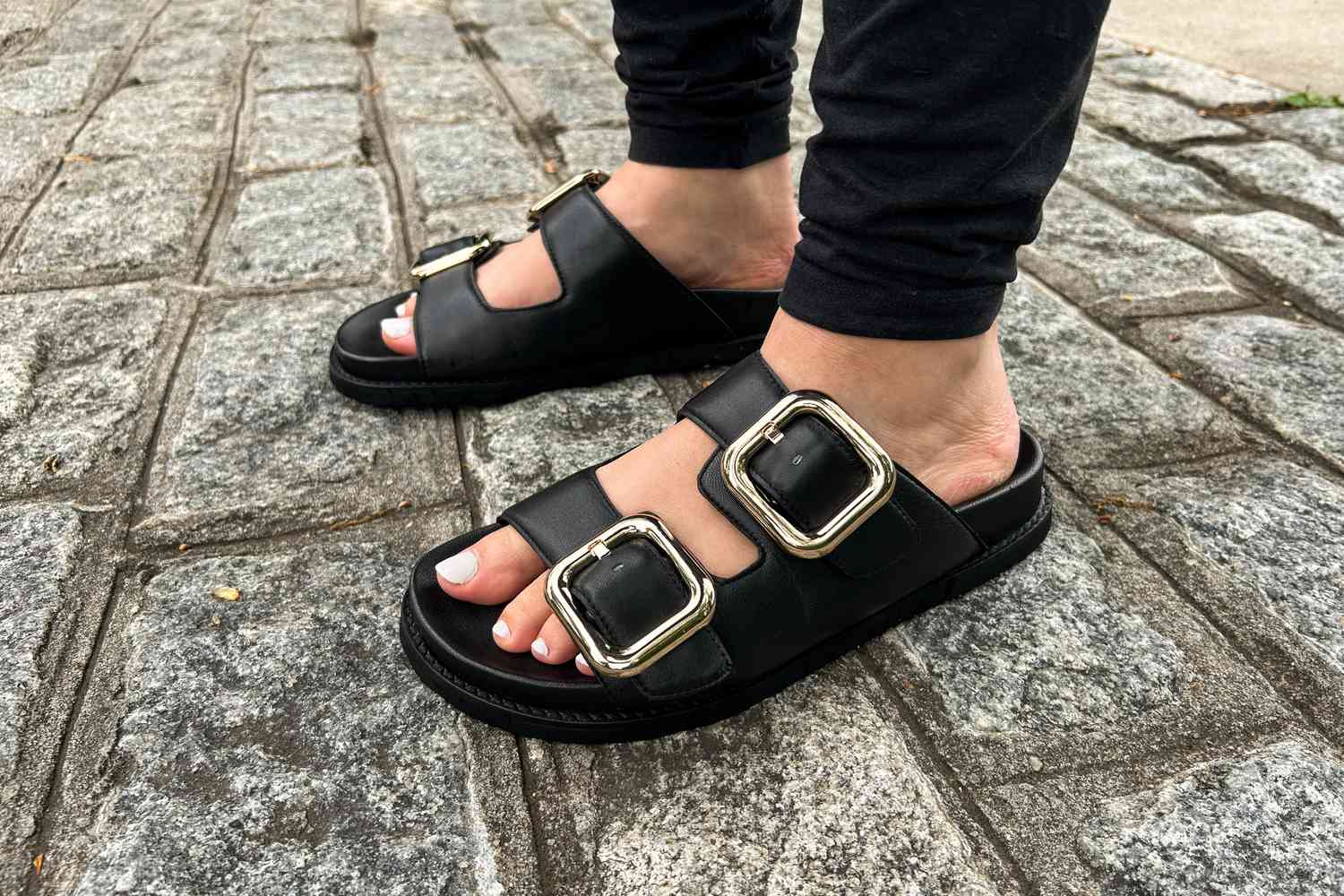 Designer Closed Toe Slides: The Ultimate Guide to Comfort and Style Combined!