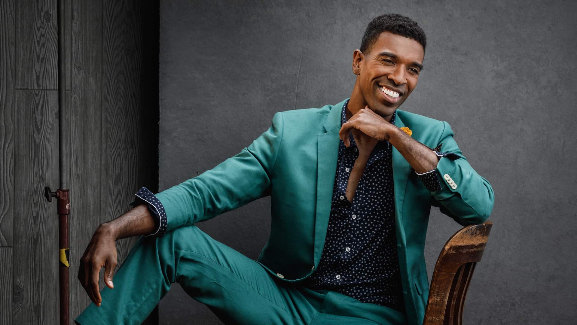 Best Men Fashion Photoshoot Poses for Beginners (Easy Steps to Look Good in Photos)