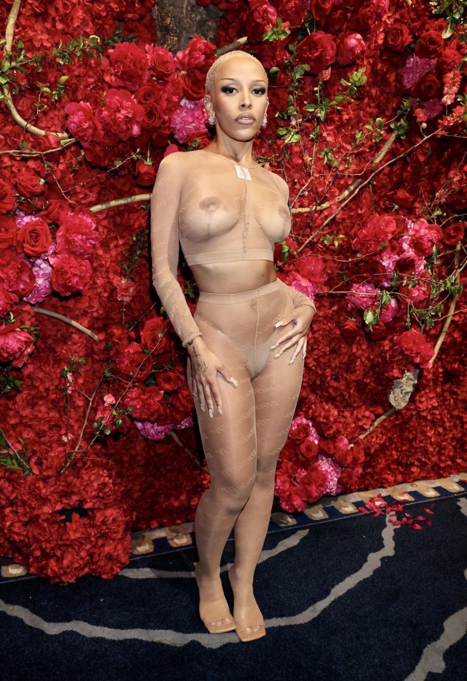Doja Cat Naked Pics: Get the Hottest Photos and Videos of the Star Right Here!