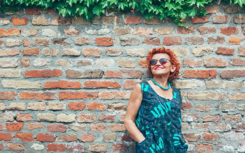 How to Wear Bold Colours Clothes and Feel Confident!