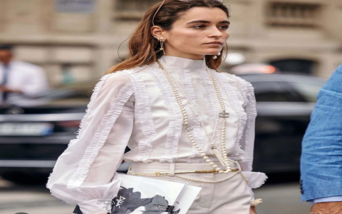 How to style banana republic slouchy boots? Check out these outfit ideas for every occasion.