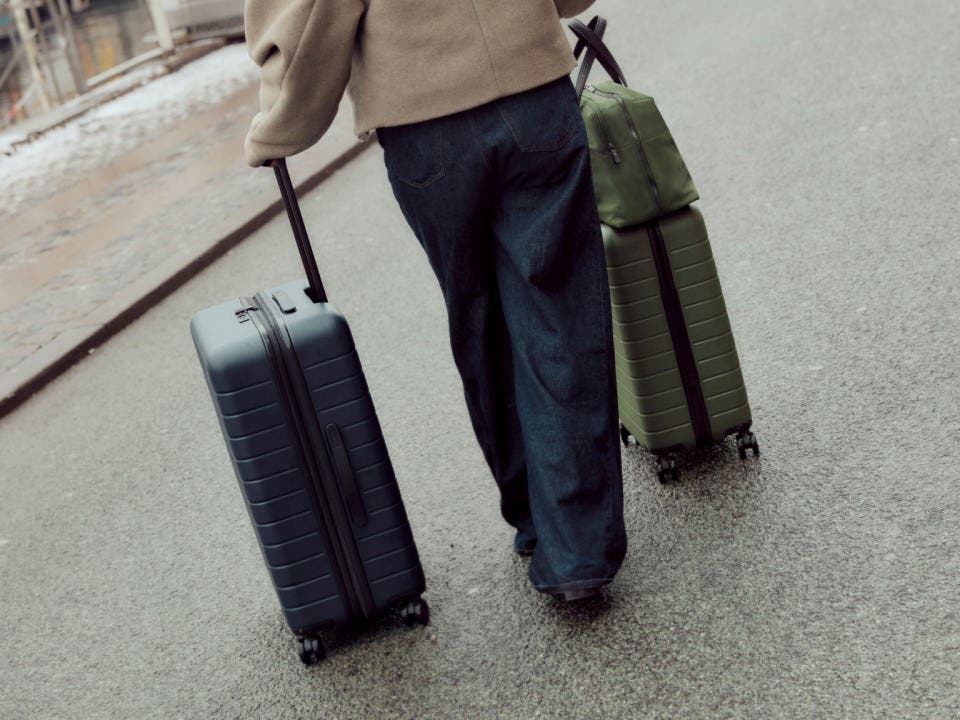 Away luggage return policy(what to expect when returning your bag)