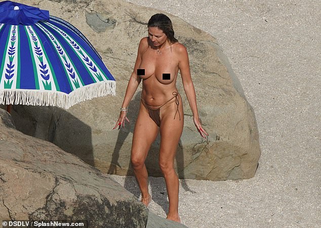 Searching Heidi Klum Nude? Find All Photos Right Now!