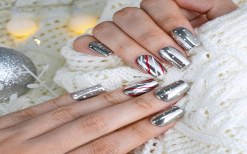 Need Light Blue Nail Varnish Ideas? Try these sky nail designs!