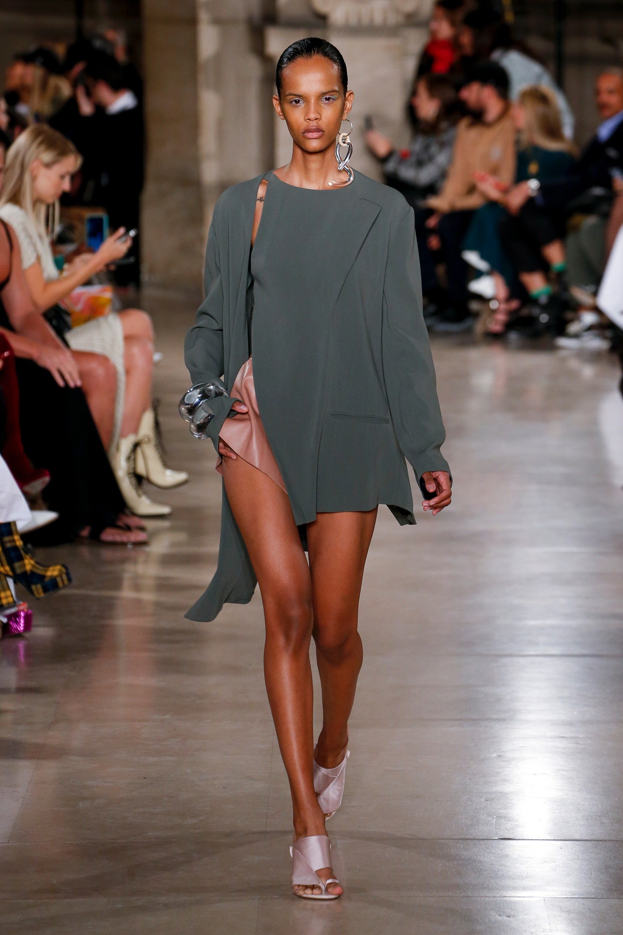 Esteban Cortazar Latest News: See the Designers Newest Collections!