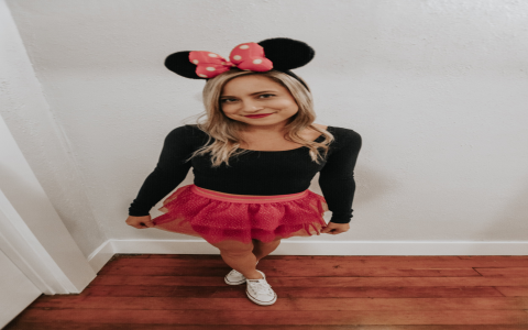 Black Leather Dress Costume: Easy Ideas & Where to Buy