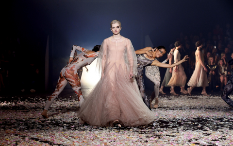 Dior in 2005: See the Runway & Collection Highlights