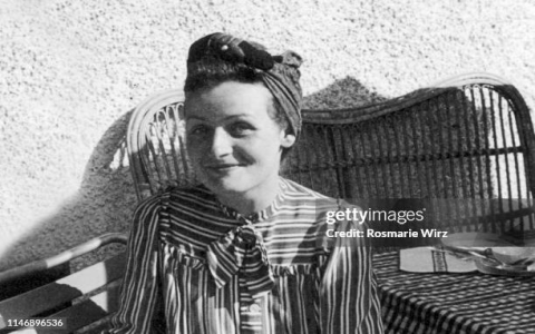 Best Coco Chanel Images: Explore Free Vintage Fashion Photography Now.