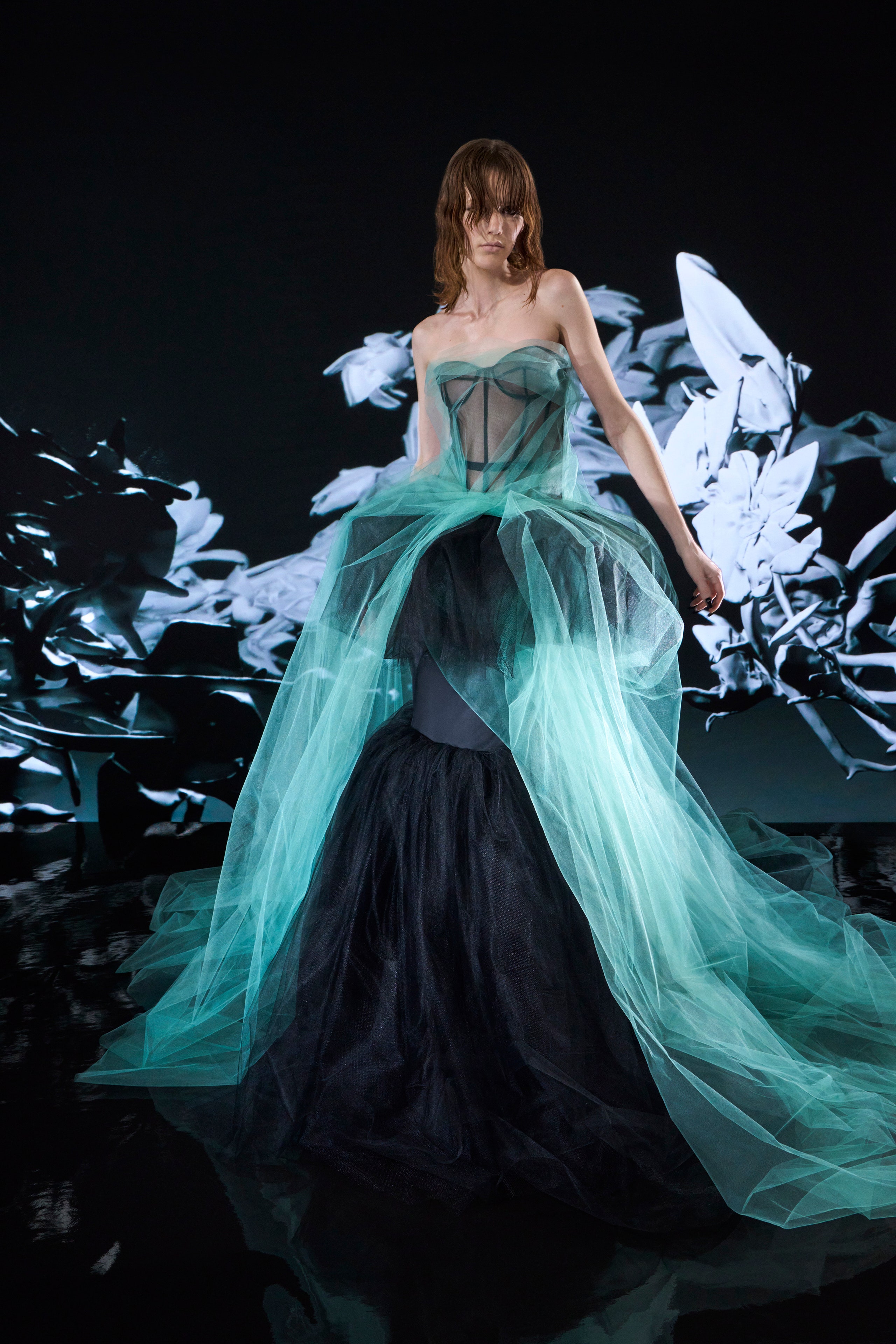 Vera Wang 2024 Runway: See Every Gorgeous Design.