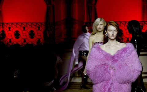 Helmut Lang Fashion Week: See the Latest Runway Looks & Hottest Trends!