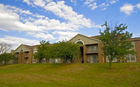 Willow Creek Drive: Explore the Neighborhood, Schools & Amenities!