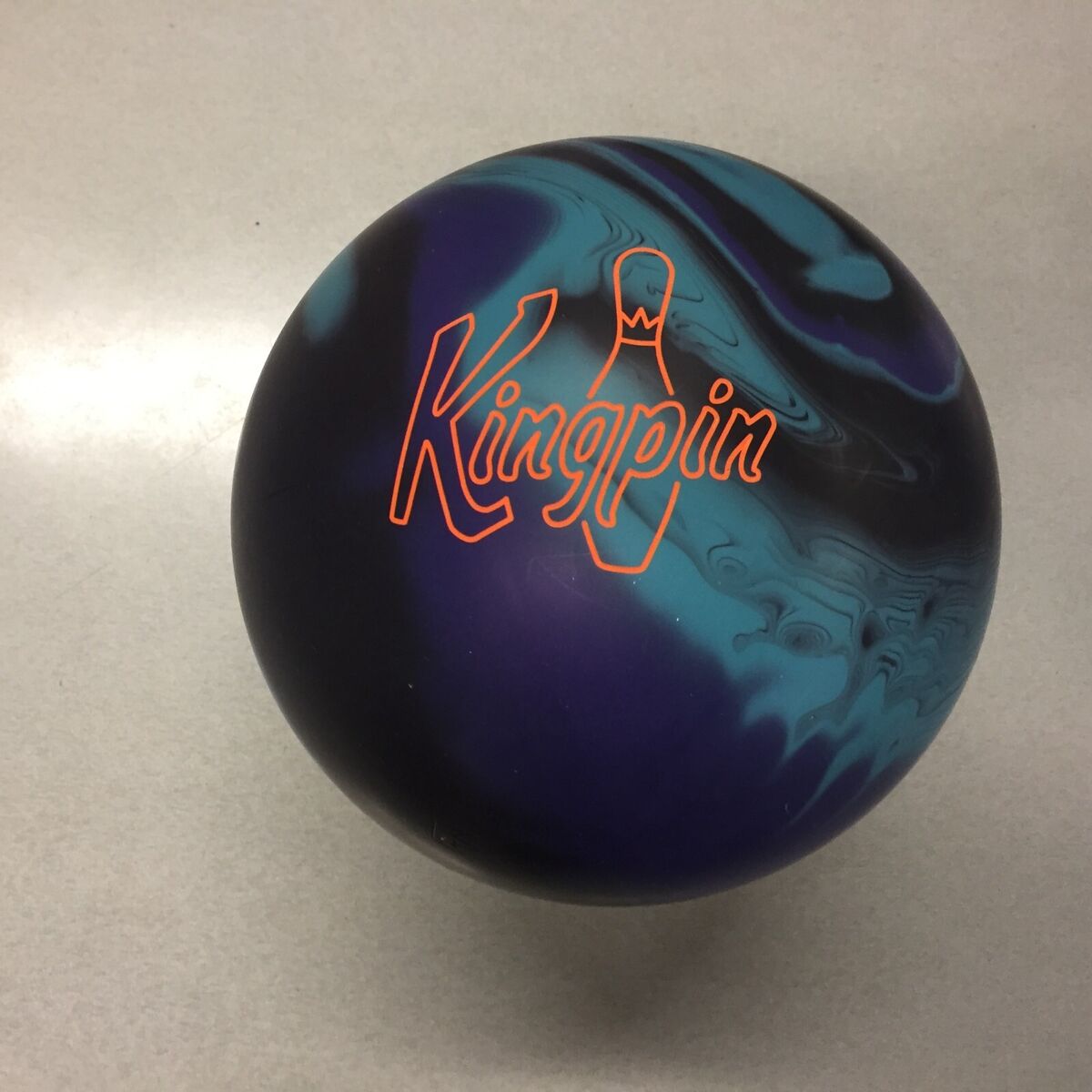 Kingpin Bowling Ball vs [Competitor] (Which One Should You Buy)