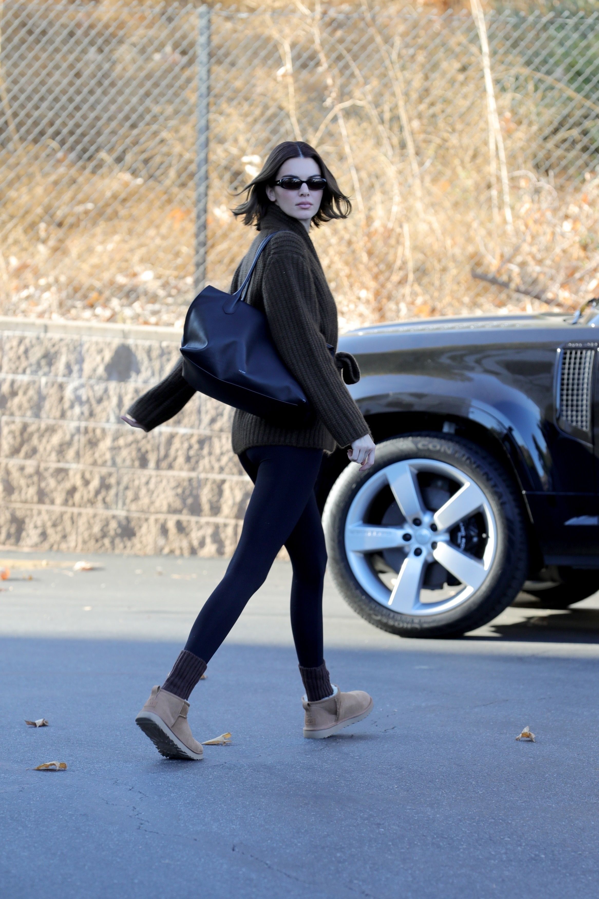 Lazy-Girl Winter Outfit Inspo: Kendall Jenner Shows How Its Done (Effortless Cold-Weather Style)