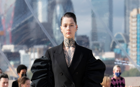 Get the Look: alexander mcqueen s/s 2022 Collection Overview.