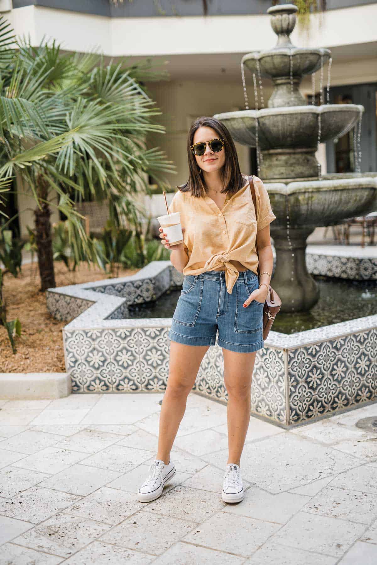 How to find the best candid shorts for summer? Follow these simple shopping tips online now.