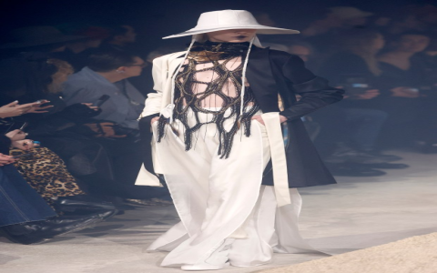 Just In: giorgio armani spring 2025 Fashion Show Highlights.