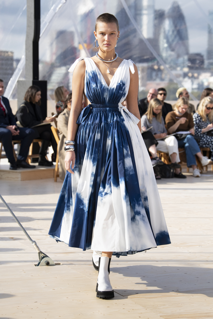 Get the Look: alexander mcqueen s/s 2022 Collection Overview.