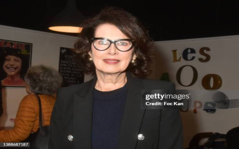 Where to find the best Dayle Haddon images? Explore her iconic modeling pictures.
